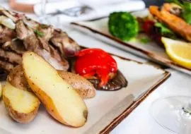 Receta: filete Sous Vide con salsa de vino tinto y papas rotas Receta: filete Sous Vide con salsa de vino tinto y papas rotas